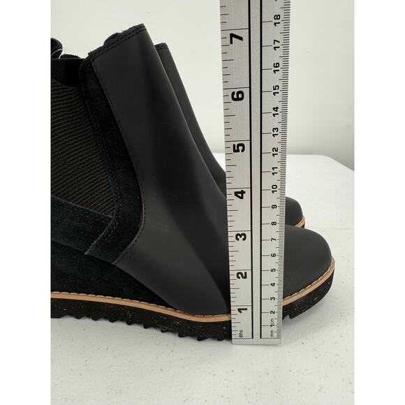NWT TOMS Women's Maddie Black Leather Suede Wedge Heeled Boots Size 8 - Picture 6 of 10